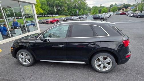 Brilliant Black 2018 Audi Q5 2.0T Tech Premium