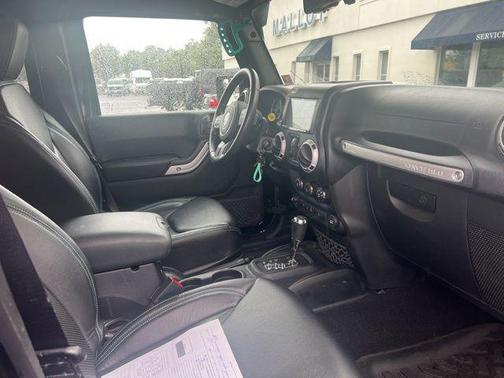 Black Clearcoat 2016 Jeep Wrangler Unlimited Sahara