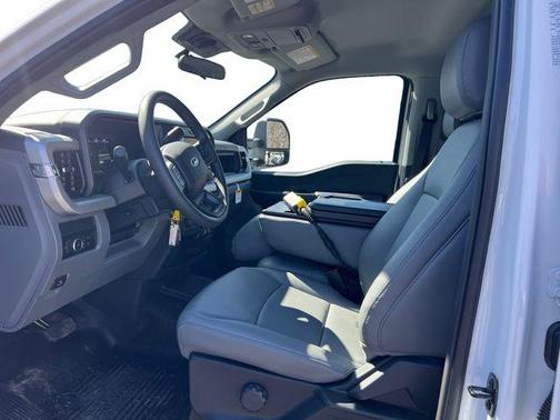 Oxford White 2026 Ford F-350 XL