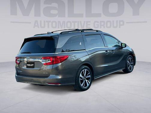 Pacific Pewter Metallic 2018 Honda Odyssey Elite