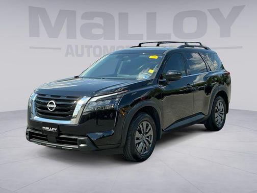 Super Black 2025 Nissan Pathfinder SV 4WD