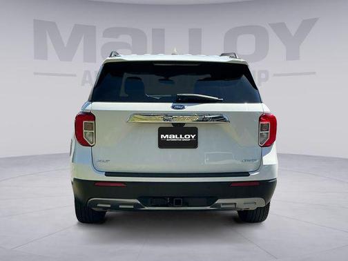Star White Metallic Tri-Coat 2023 Ford Explorer XLT
