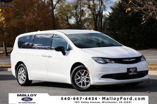 2024 Chrysler Voyager LX