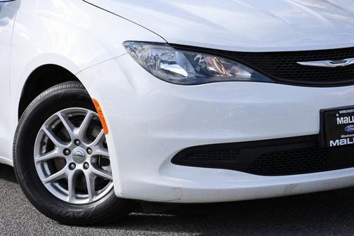 2024 Chrysler Voyager LX