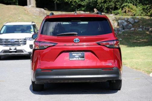 2021 Toyota Sienna LE