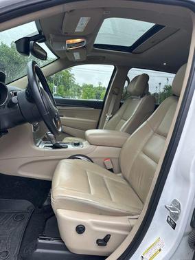 Bright White Clearcoat 2021 Jeep Grand Cherokee Limited