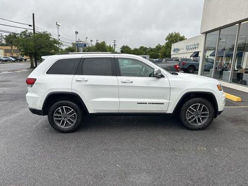 Bright White Clearcoat 2021 Jeep Grand Cherokee Limited