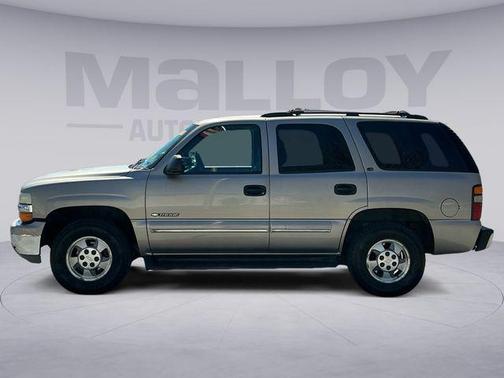 Medium Charcoal Gray Metallic 2000 Chevrolet Tahoe LS