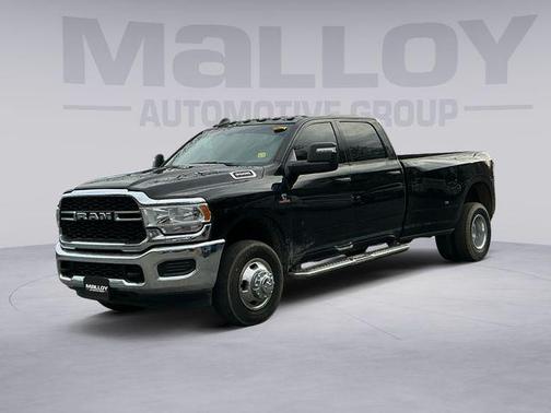 2024 RAM 3500 Tradesman Crew Cab 4x4 8' Box