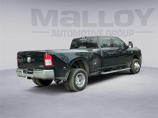 2024 RAM 3500 Tradesman Crew Cab 4x4 8' Box