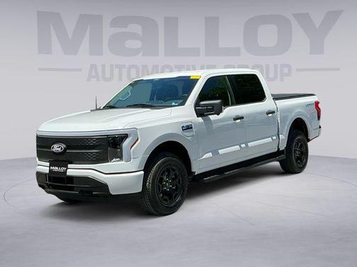 Oxford White 2025 Ford F-150 Lightning XLT