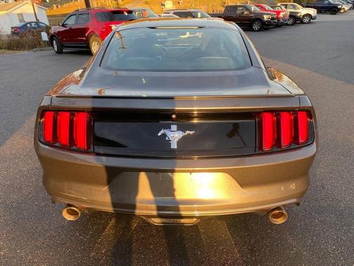 2016 Ford Mustang V6