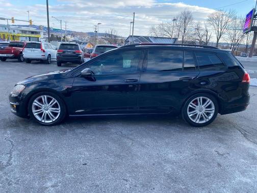 2015 Volkswagen Golf SportWagen TDI SE 4-Door