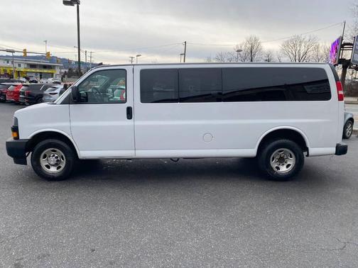 2018 Chevrolet Express 3500 LS