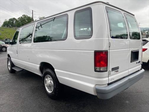 2013 Ford E350 Super Duty XL