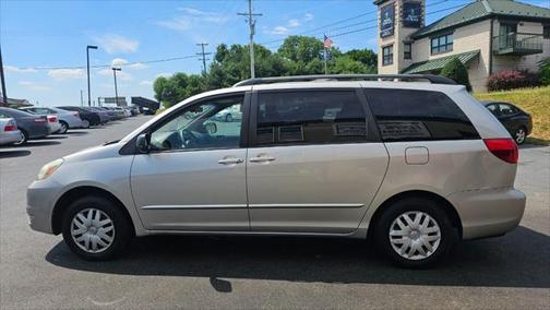 2004 Toyota Sienna CE