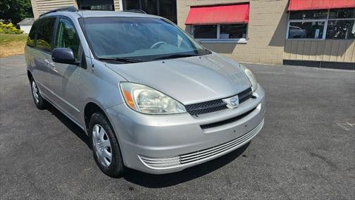 2004 Toyota Sienna CE
