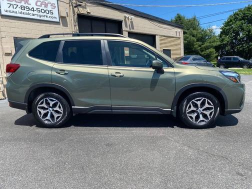 Green 2020 Subaru Forester Premium