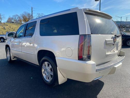 2013 Cadillac Escalade ESV Premium