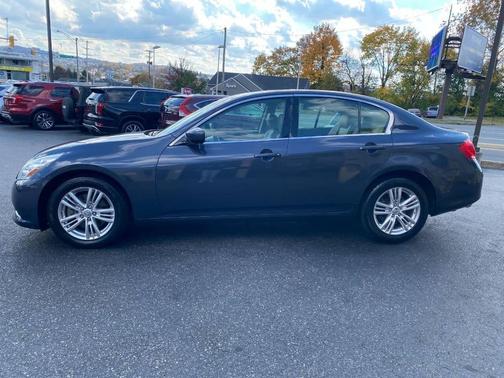 2011 INFINITI G37x Base