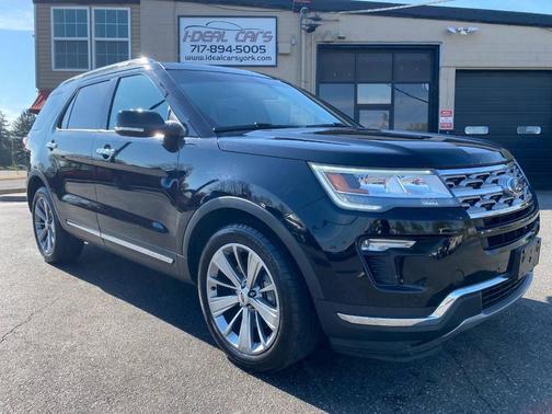 Black 2018 Ford Explorer Limited