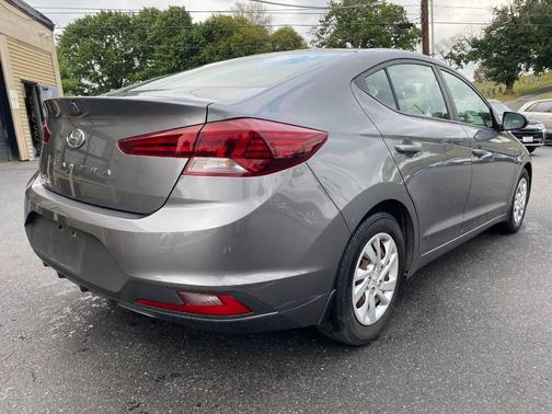 2020 Hyundai ELANTRA SE