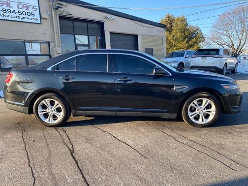 2015 Ford Taurus SEL