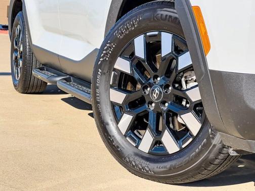 2025 Hyundai SANTA CRUZ SEL Activity