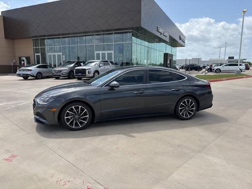 2022 Hyundai SONATA Limited