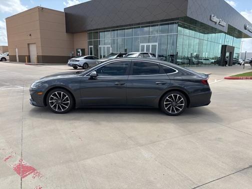 2022 Hyundai SONATA Limited