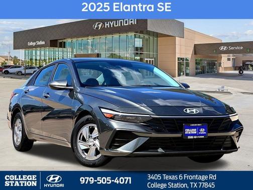 2025 Hyundai ELANTRA SE