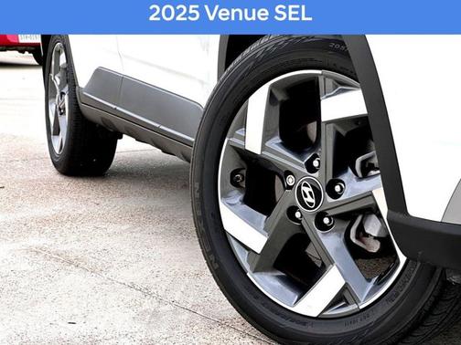 2025 Hyundai VENUE SEL