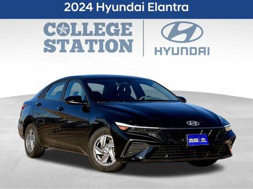 2024 Hyundai ELANTRA SE