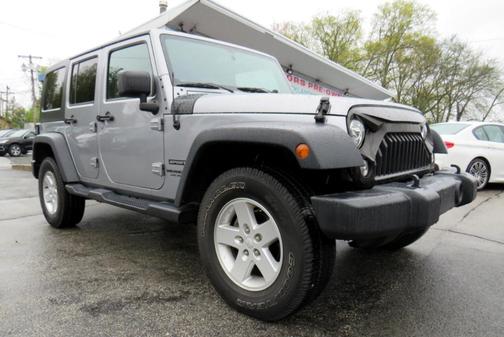 Photo 3 of 24 of 2017 Jeep Wrangler Unlimited Sport
