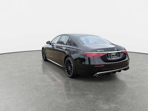 Obsidian Black Metallic 2026 Mercedes-Benz AMG S 63 E 4MATIC