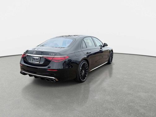 Obsidian Black Metallic 2026 Mercedes-Benz AMG S 63 E 4MATIC