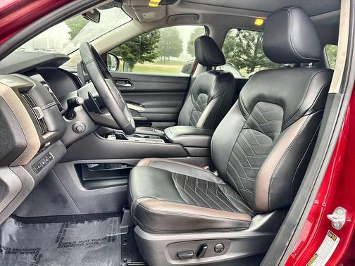 Scarlet Ember 2024 Nissan Pathfinder Platinum FWD