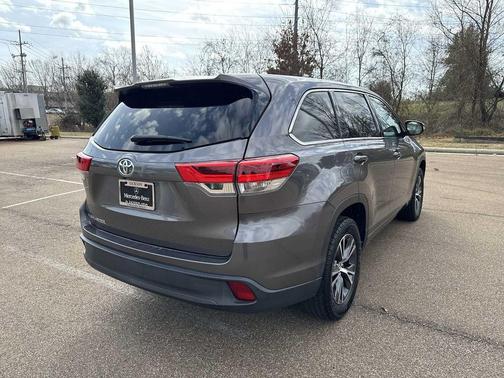 2017 Toyota Highlander LE I4