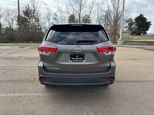 2017 Toyota Highlander LE I4