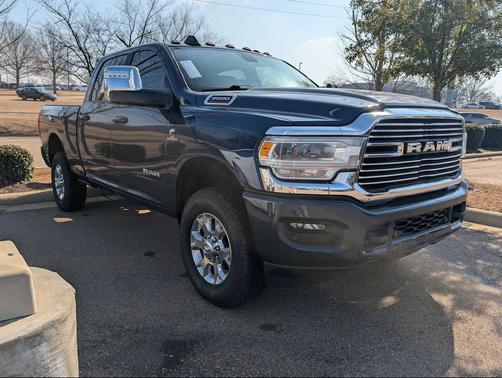 2024 RAM 3500 Laramie Crew Cab 4x4 6'4' Box
