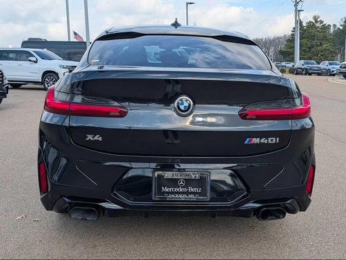 2022 BMW X4 M40i