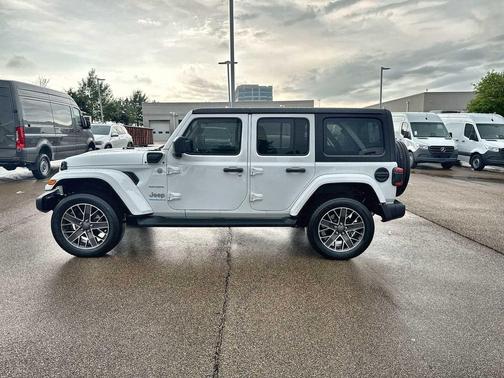 Bright White Clearcoat 2023 Jeep Wrangler 4xe Sahara