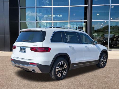 Polar White 2026 Mercedes-Benz GLB 250 4MATIC