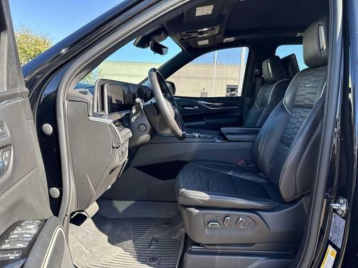 2023 Cadillac Escalade ESV Premium Luxury Platinum