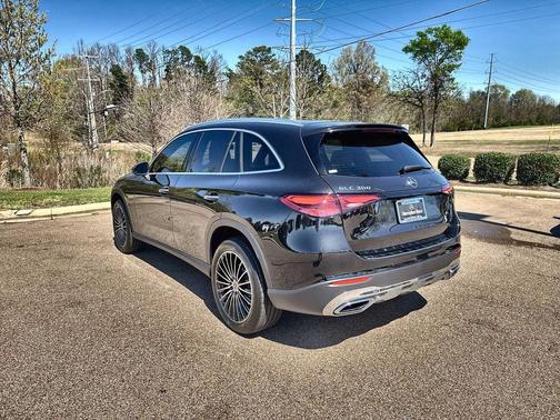 Obsidian Black Metallic 2026 Mercedes-Benz GLC 300 Base
