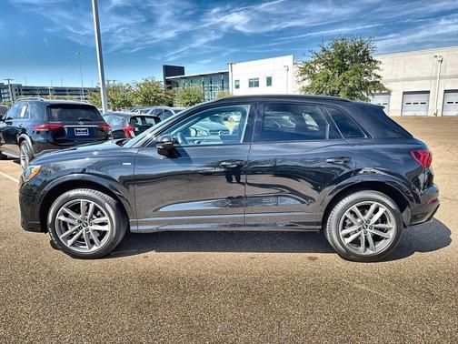 2022 Audi Q3 45 S line Premium
