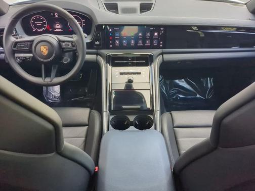 2025 Porsche Panamera AWD