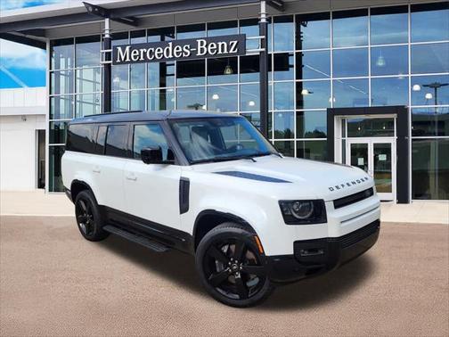 2025 Land Rover Defender 130 P400 X-Dynamic SE