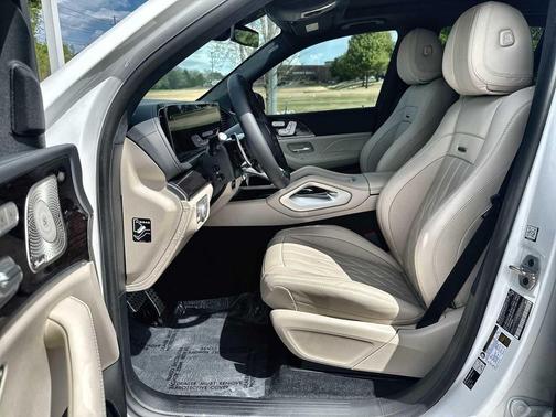 MANUFAKTUR Moonlight White Metallic 2026 Mercedes-Benz AMG GLE 63 S 4MATIC+