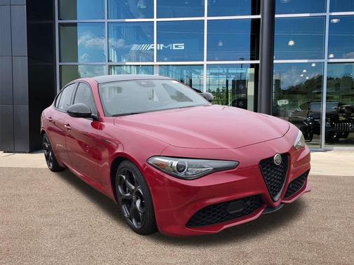 2023 Alfa Romeo Giulia Estrema RWD